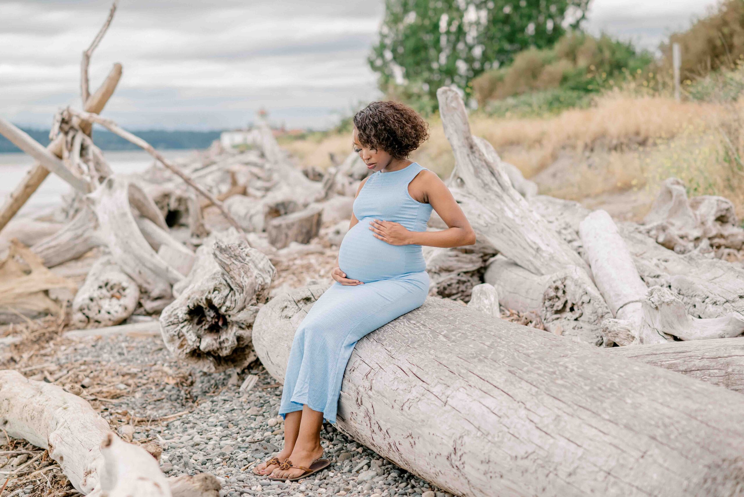 maternity photoshoot in Discovery Park