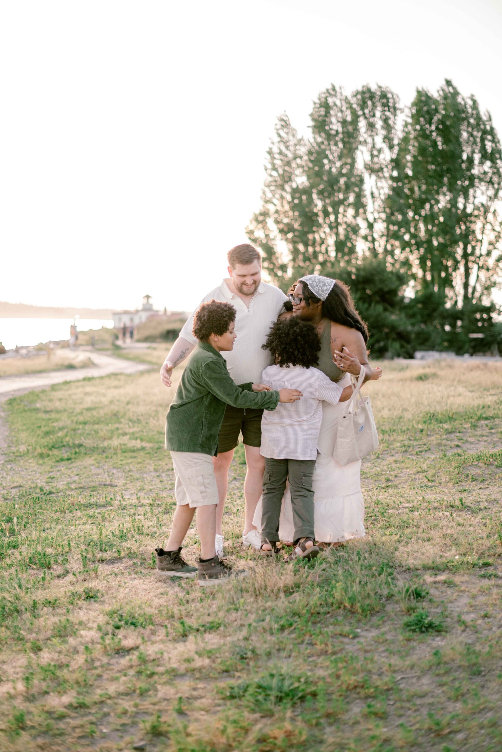 family photoshoot at Discovery Park lighthouse