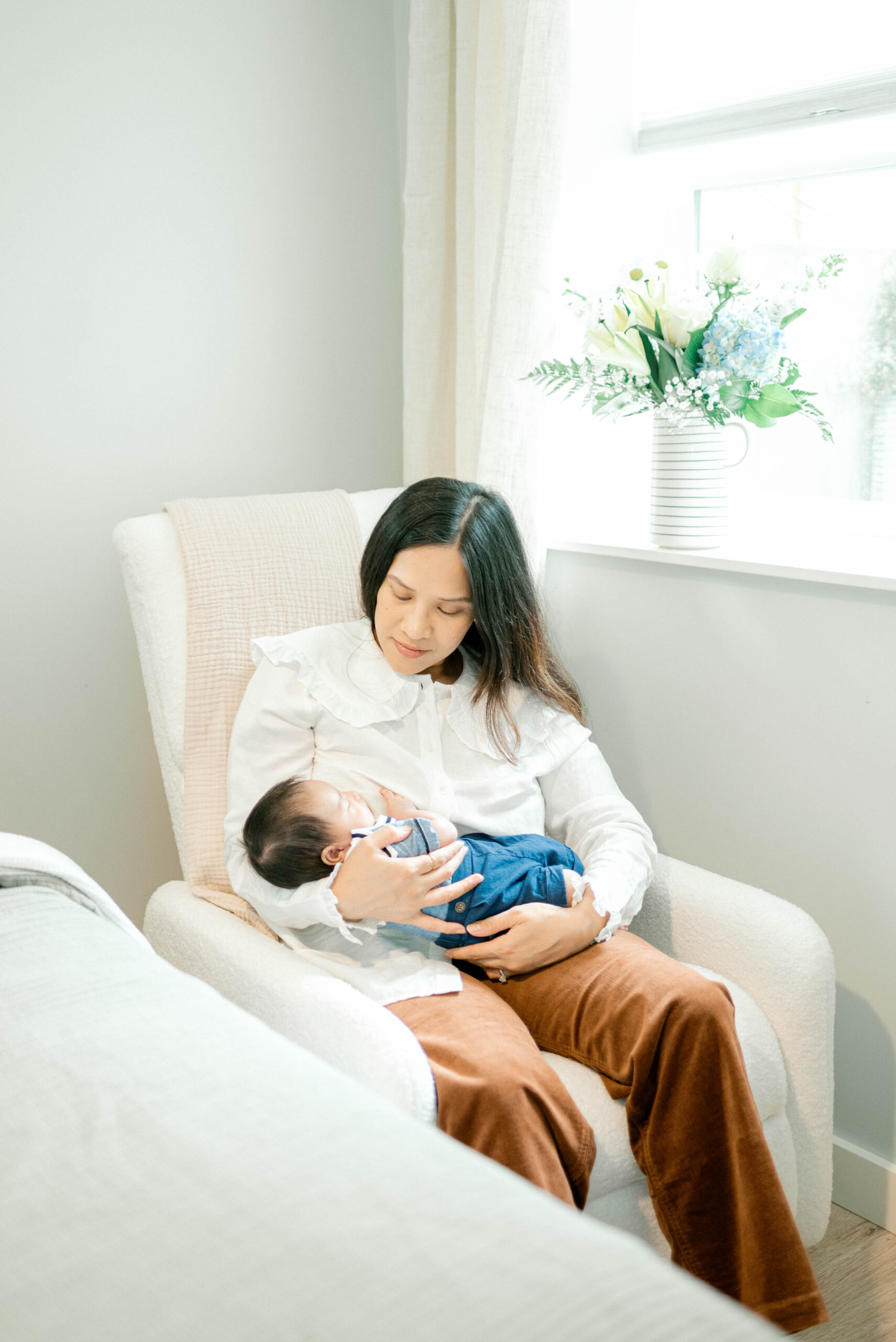 Seattle Newborn Lifestyle Photographer
